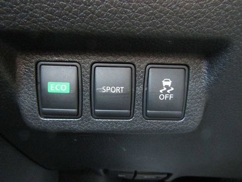 Used 2015 Nissan Sentra S image 17