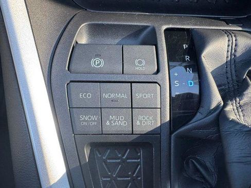 Certified 2024 Toyota RAV4 XLE AWD/4WD image 27