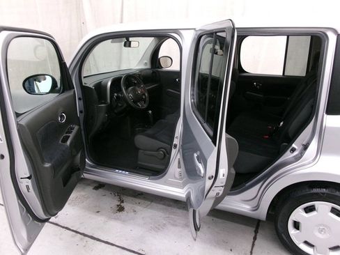 Used 2010 Nissan Cube 1.8 S w/ Interior Illumination Pkg FWD image 12