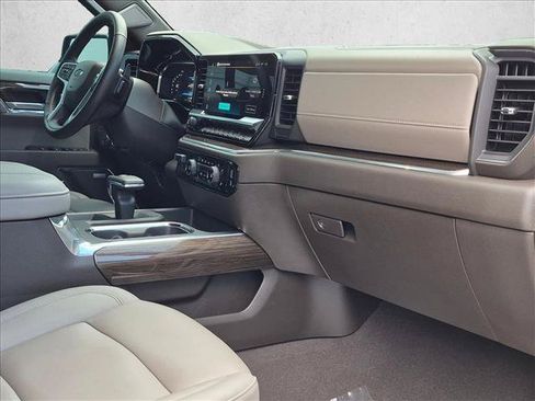 Used 2025 Chevrolet Silverado 1500 LT Trail Boss w/ Convenience Package II AWD/4WD image 19