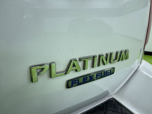 Used 2010 Nissan Armada Platinum w/ Captain Seat Pkg image 15