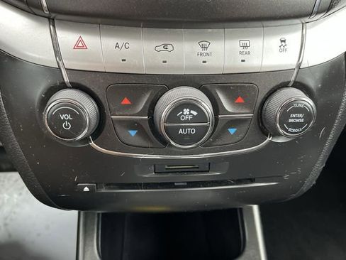 Used 2018 Dodge Journey SXT w/ Premium Group image 18