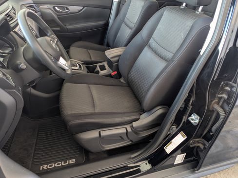 Used 2017 Nissan Rogue S image 16