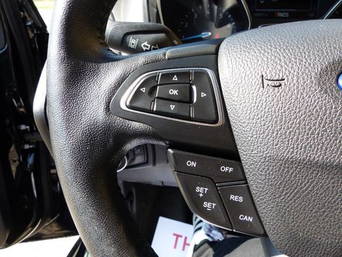 Used 2018 Ford Focus Titanium w/ Titanium Technology Package FWD image 28