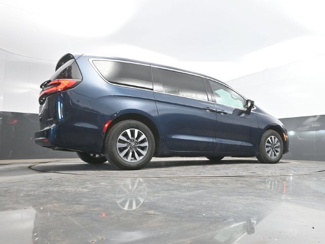 Used 2024 Chrysler Pacifica Limited FWD image 45