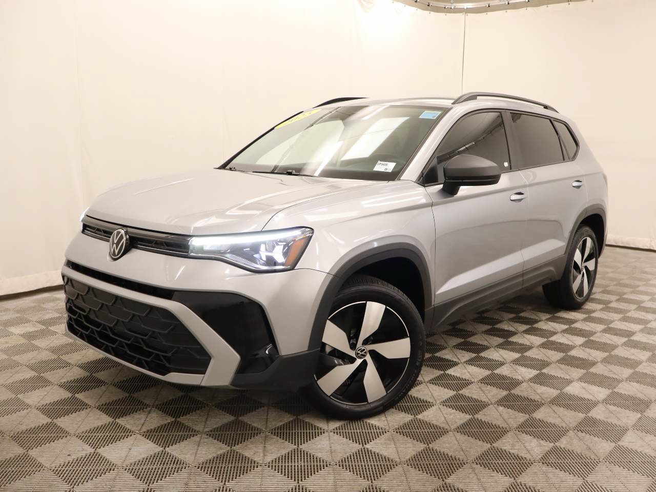 Certified 2025 Volkswagen Taos S AWD/4WD image 1