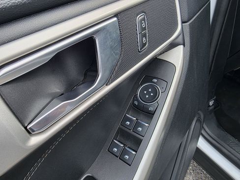 Used 2023 Ford Explorer XLT w/ Equipment Group 202A image 18