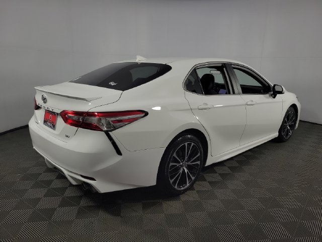 Used 2020 Toyota Camry SE FWD image 8
