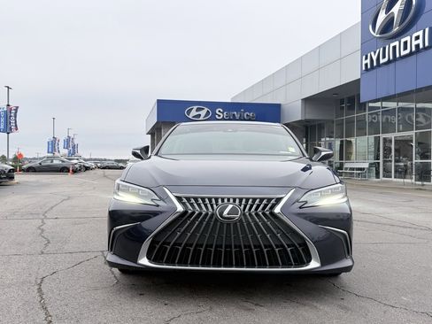 Used 2023 Lexus ES 300h w/ Luxury Package image 2