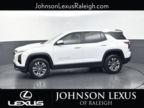 Used 2025 Chevrolet Equinox LT FWD image 2