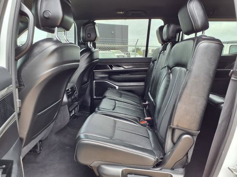 Used 2024 Jeep Wagoneer Series II w/ Flexible Seating Group RWD image 20