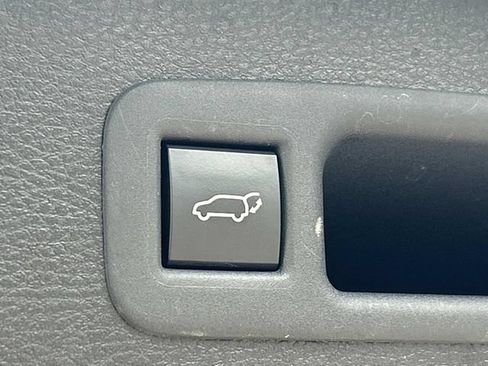 Used 2026 Toyota Sienna LE FWD image 14