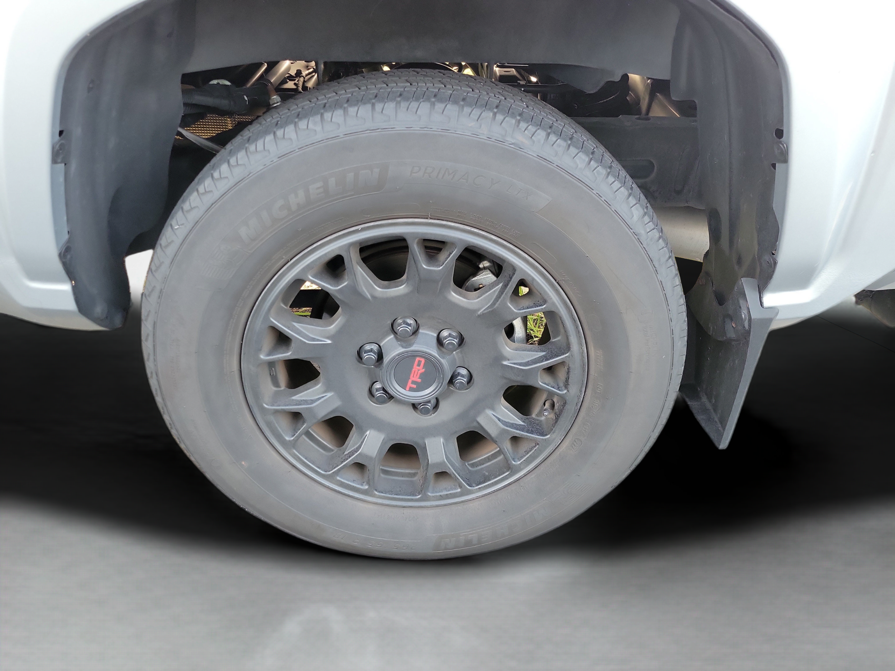 Used 2024 Toyota Tacoma SR5 AWD/4WD image 24