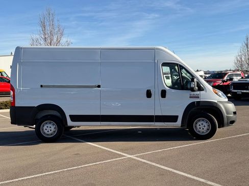 Used 2022 RAM ProMaster 2500 image 6