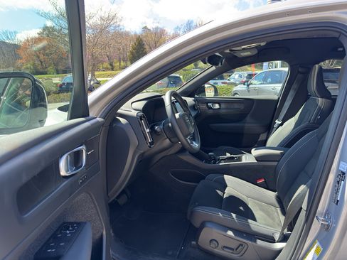 Used 2023 Volvo C40 P8 Recharge Ultimate AWD/4WD image 9