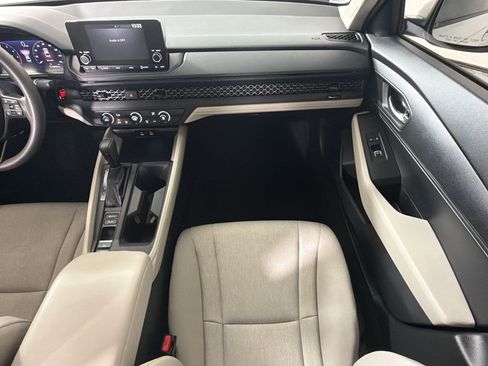 Used 2025 Honda Accord LX image 30