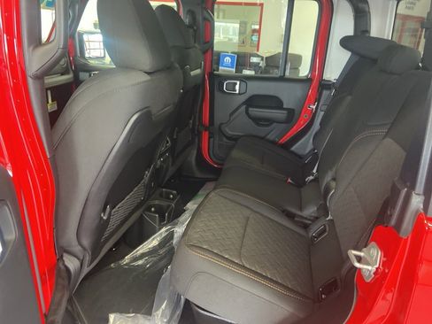 New 2026 Jeep Gladiator Mojave image 12