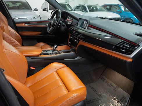 Used 2016 BMW X5 M image 38