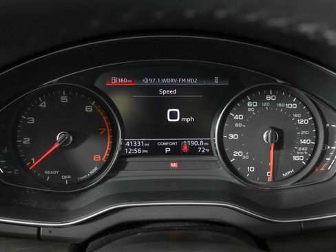 Used 2024 Audi Q5 2.0T Premium AWD/4WD image 27