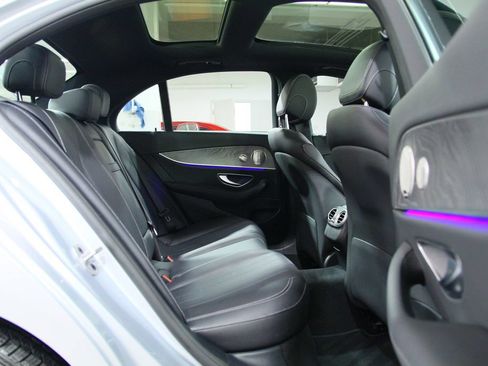 Used 2023 Mercedes-Benz E 350 4MATIC Sedan image 26
