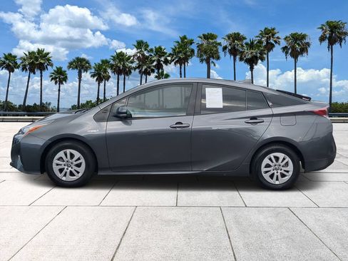 Used 2017 Toyota Prius Two FWD image 6