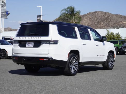 Certified 2024 Jeep Grand Wagoneer L Series III AWD/4WD image 4