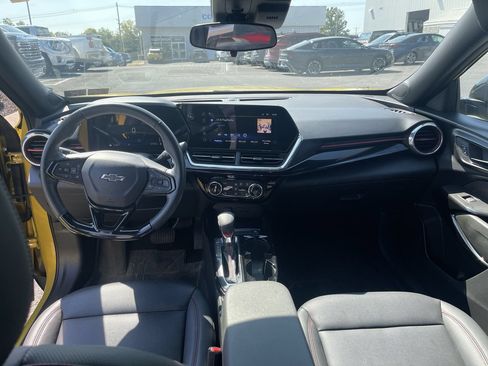 Used 2024 Chevrolet Trax RS w/ Driver Confidence Package FWD image 19