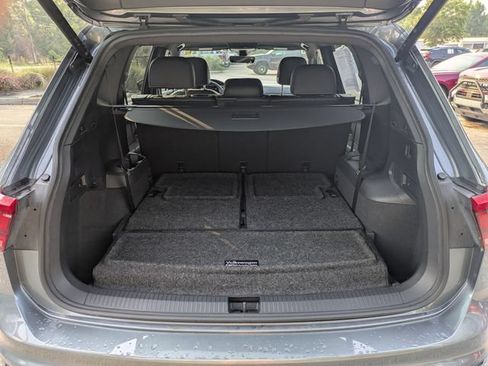 Used 2022 Volkswagen Tiguan SE R-Line FWD image 32