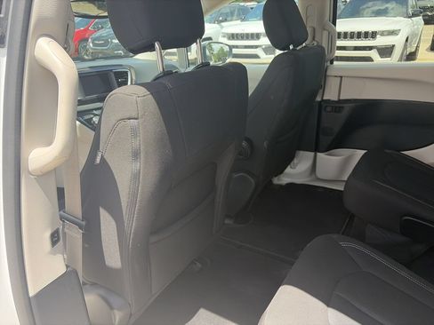 Used 2023 Chrysler Voyager LX FWD image 32