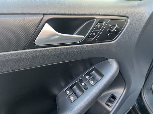 Used 2012 Volkswagen Jetta SE image 11