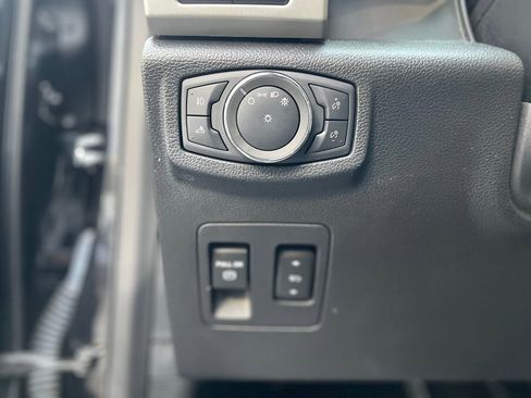 Used 2020 Ford F150 Lariat w/ Equipment Group 502A Luxury image 14