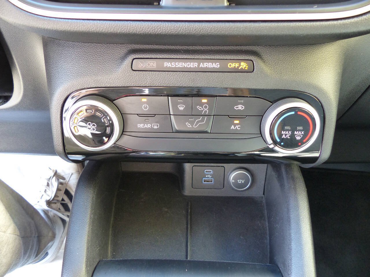 Used 2021 Ford Escape SE FWD image 30