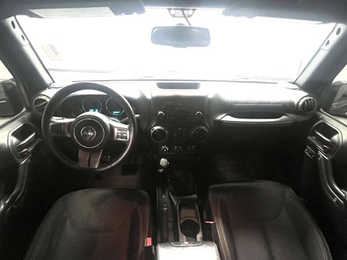 Used 2018 Jeep Wrangler Unlimited Sport image 12