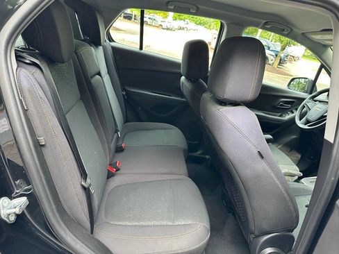 Used 2017 Chevrolet Trax LS FWD image 25