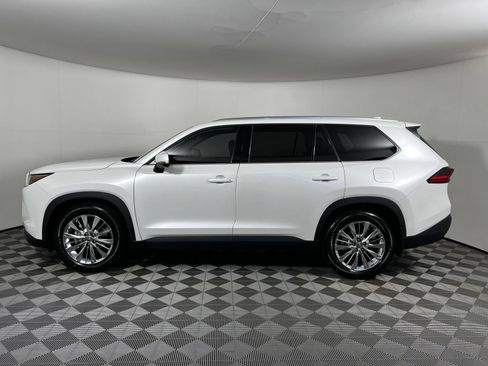 Certified 2025 Toyota Grand Highlander AWD image 8
