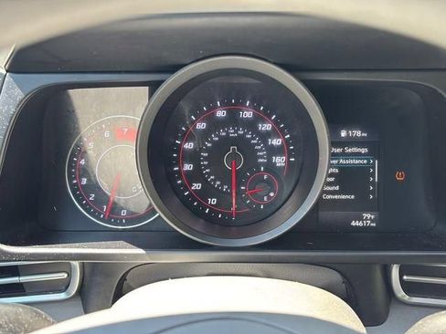 Used 2021 Hyundai Elantra SEL FWD image 19
