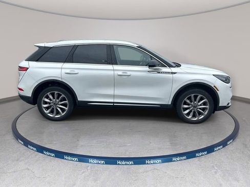 Used 2022 Lincoln Corsair AWD w/ Premium Package image 2