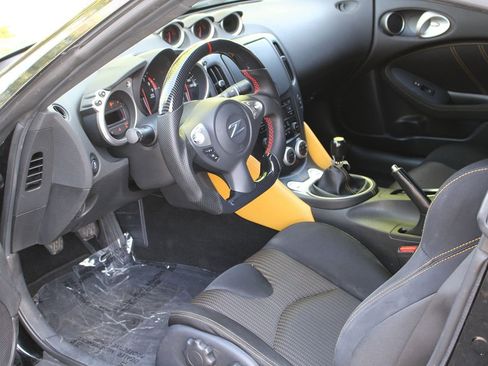 Used 2019 Nissan 370Z Coupe w/ Z34 Heritage Edition - Black image 7