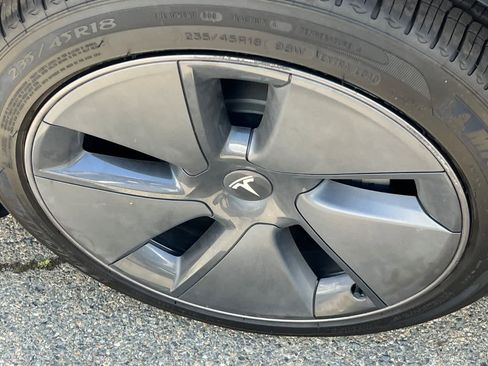 Used 2021 Tesla Model 3 Long Range image 10