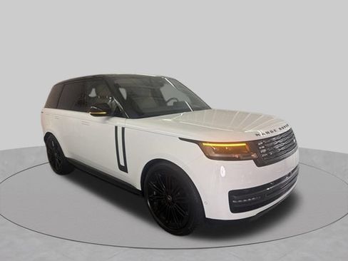 Certified 2025 Land Rover Range Rover SE AWD/4WD image 3