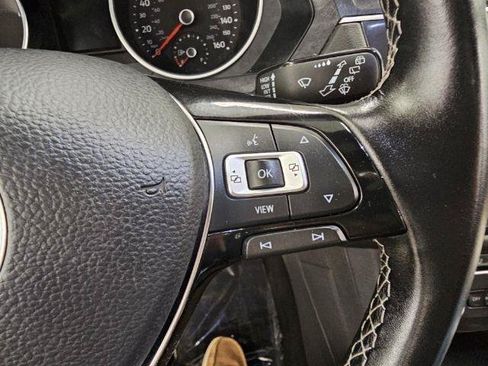 Used 2021 Volkswagen Tiguan SE AWD/4WD image 12