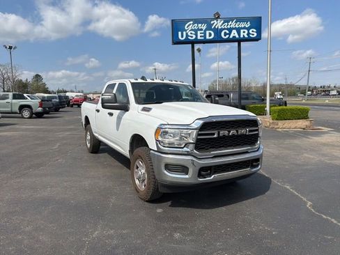 Used 2024 RAM 2500 Tradesman w/ Chrome Appearance Group image 3