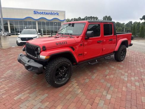 Used 2024 Jeep Gladiator Sport AWD/4WD image 4