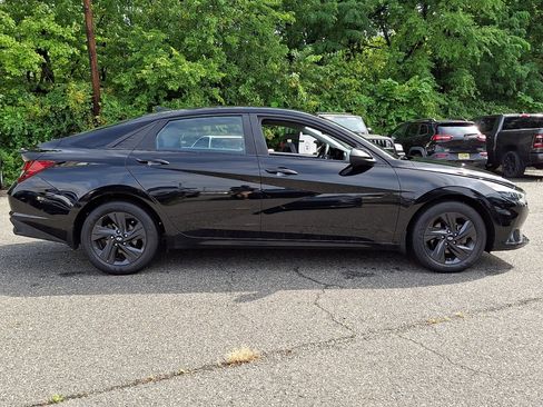 Used 2023 Hyundai Elantra SEL FWD image 6