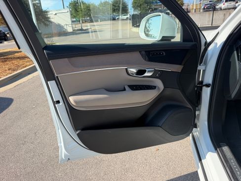 Certified 2026 Volvo XC90 B6 Plus AWD/4WD image 24