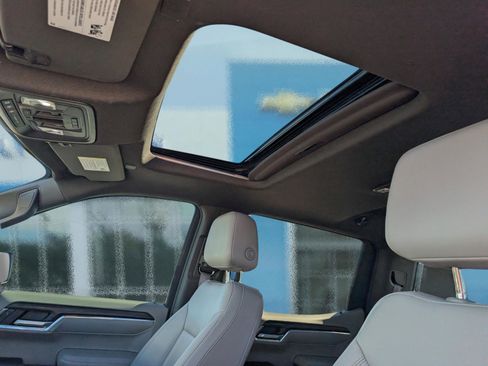 Used 2023 GMC Sierra 1500 SLT w/ SLT Premium Package image 18