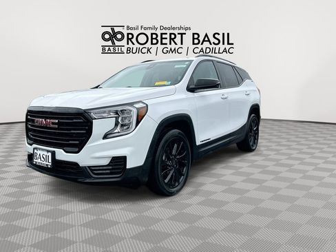 Used 2023 GMC Terrain SLE w/ Driver Convenience Package AWD/4WD image 4