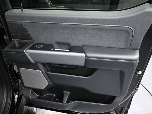 Used 2024 Ford F150 Lightning Lariat image 29