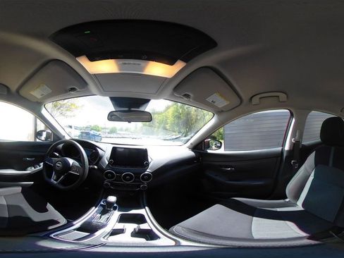 Used 2025 Nissan Sentra SV image 37