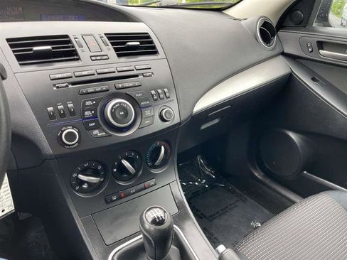 Used 2012 MAZDA MAZDA3 i Touring FWD image 17